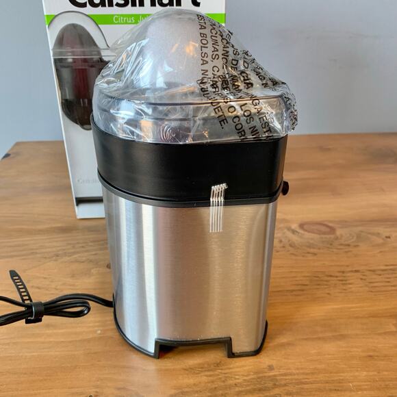 Cuisinart Citrus Juicer Pulp Control Model CCJ- 500 Adjustable NIB - Picture 6 of 16